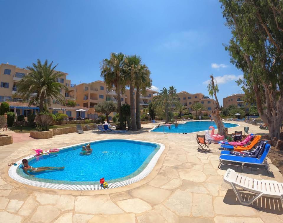 Timeless Cyprus Apartment Пафос Екстериор снимка