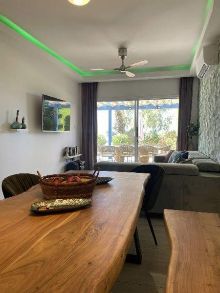 Timeless Cyprus Apartment Пафос Екстериор снимка