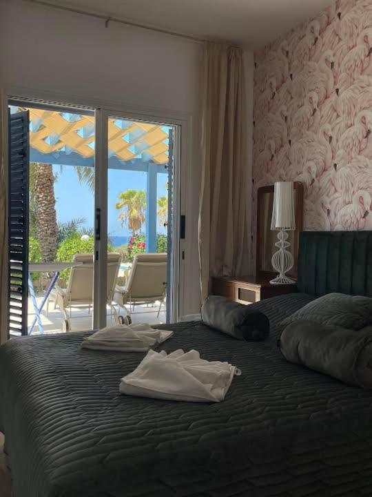 Timeless Cyprus Apartment Пафос Екстериор снимка